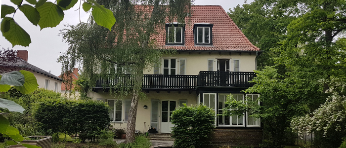 Das Bonhoeffer Haus / Blick vom Garten